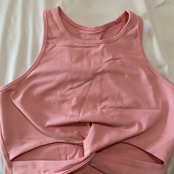 Fit Couture Collection Zoe Crop Too - Picture 2 of 3